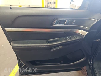 2019 Ford Explorer XLT - miniatura 9