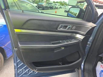 2019 Ford Explorer XLT – miniatura 9