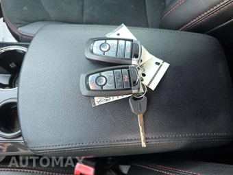 2019 Ford Explorer XLT - miniatura 5