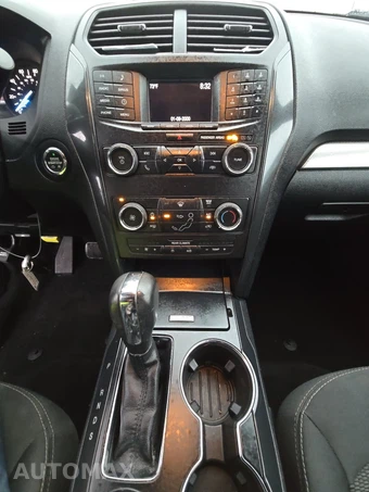 2019 Ford Explorer XLT – miniatura 11