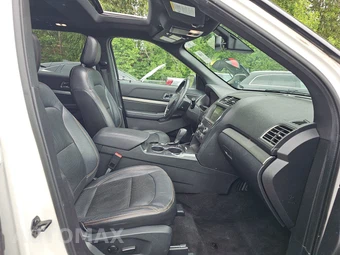 2019 Ford Explorer XLT - miniatura 8