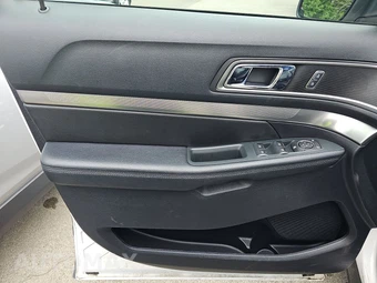2019 Ford Explorer XLT - miniatura 9