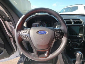 2019 Ford Explorer XLT – miniatura 10
