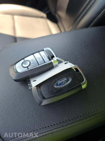 2019 Ford Explorer XLT – miniatura 8