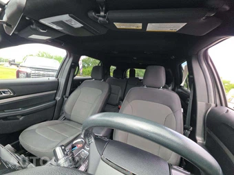 2019 Ford Explorer XLT – miniatura 8