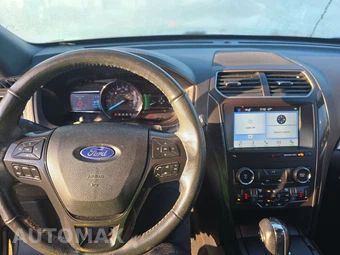 2019 Ford Explorer XLT - miniatura 11