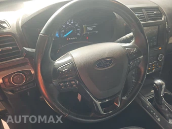 2019 Ford Explorer XLT - miniatura 10