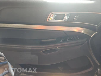 2019 Ford Explorer XLT - miniatura 9