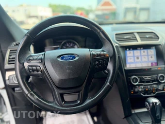 2019 Ford Explorer XLT - miniatura 13
