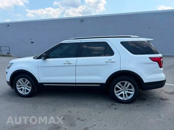 2019 Ford Explorer XLT - miniatura 8