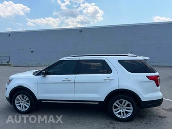 2019 Ford Explorer XLT - miniatura 9