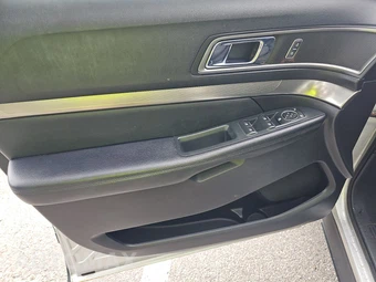 2019 Ford Explorer XLT - miniatura 9