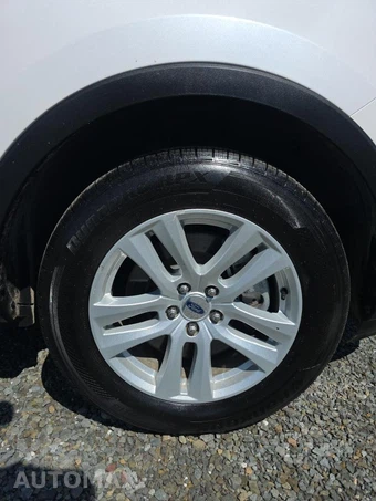 2019 Ford Explorer XLT – miniatura 9