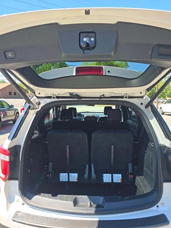 2019 Ford Explorer XLT - miniatura 15