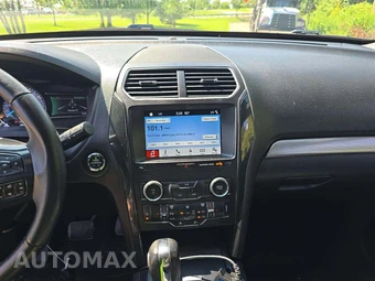 2019 Ford Explorer XLT - miniatura 10