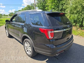 2019 Ford Explorer XLT - miniatura 2