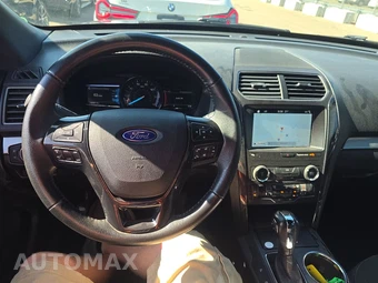 2019 Ford Explorer XLT – miniatura 11