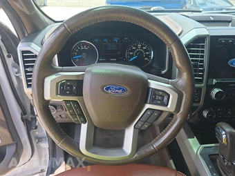 2019 Ford F-150 King Ranch Crew Cab Short Bed - miniatura 10