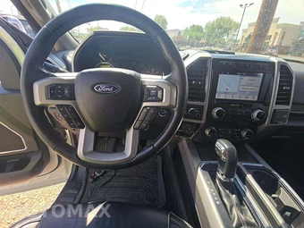 2019 Ford F-150 Lariat Crew Cab Medium Bed - miniatura 10