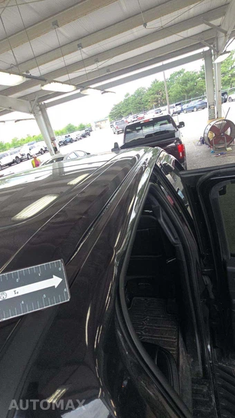 2019 Ford F-150 Lariat Crew Cab Medium Bed - miniatura 21