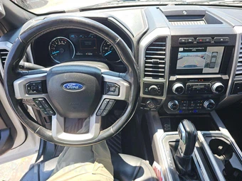 2019 Ford F-150 Platinum Crew Cab Medium Bed - miniatura 10