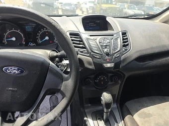2019 Ford Fiesta S Sedan – miniatura 11