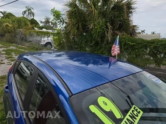 2019 Ford Fiesta SE Hatchback – miniatura 12