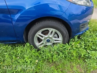 2019 Ford Fiesta SE Hatchback – miniatura 9
