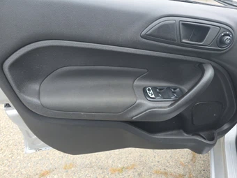 2019 Ford Fiesta SE Hatchback – miniatura 9