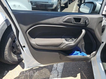 2019 Ford Fiesta SE Sedan – miniatura 9