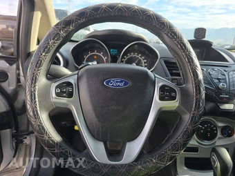 2019 Ford Fiesta SE Sedan – miniatura 10