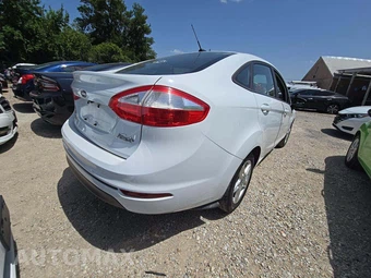 2019 Ford Fiesta SE Sedan – miniatura 3