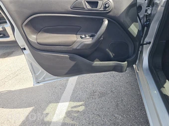 2019 Ford Fiesta SE Sedan - miniatura 9