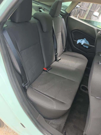 2019 Ford Fiesta SE Sedan – miniatura 16
