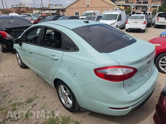 2019 Ford Fiesta SE Sedan – miniatura 2