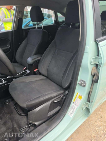 2019 Ford Fiesta SE Sedan – miniatura 6