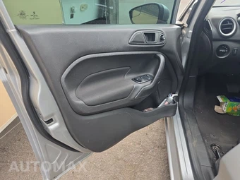 2019 Ford Fiesta SE Sedan – miniatura 9