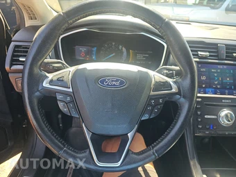 2019 Ford Fusion Energi Titanium – miniatura 10