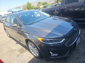 2019 Ford Fusion Energi Titanium – miniatura 3