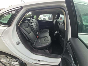 2019 Ford Fusion Energi Titanium – miniatura 13