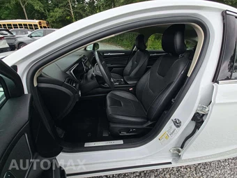 2019 Ford Fusion Energi Titanium – miniatura 3