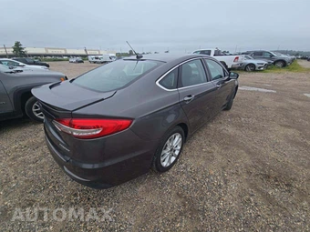 2019 Ford Fusion Energi Titanium - miniatura 3