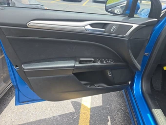 2019 Ford Fusion Hybrid SE - miniatura 9