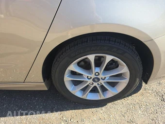 2019 Ford Fusion Hybrid SE - miniatura 11