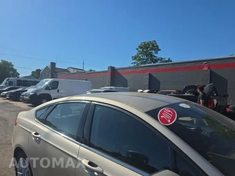 2019 Ford Fusion Hybrid SE - miniatura 12