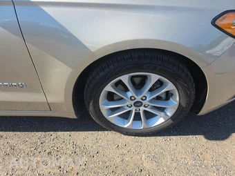 2019 Ford Fusion Hybrid SE - miniatura 9