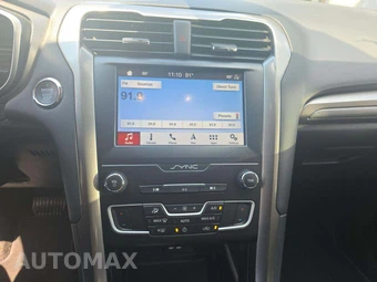 2019 Ford Fusion Hybrid SE - miniatura 10