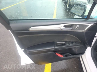 2019 Ford Fusion Hybrid SE - miniatura 9