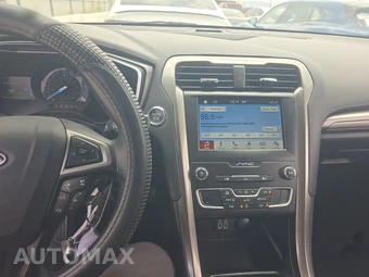 2019 Ford Fusion Hybrid SE – miniatura 11