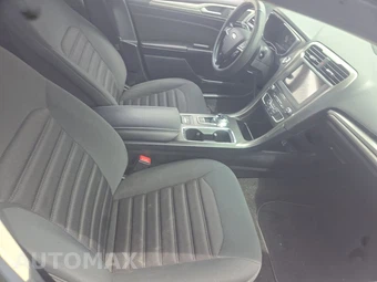 2019 Ford Fusion Hybrid SE – miniatura 8